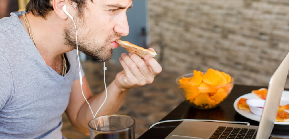 Is Distracted Eating Dangerous?